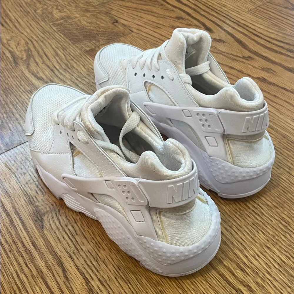 Nike Huarache Triple White Sneakers/Shoes. Size 3.5Y. Excellent Condition.
